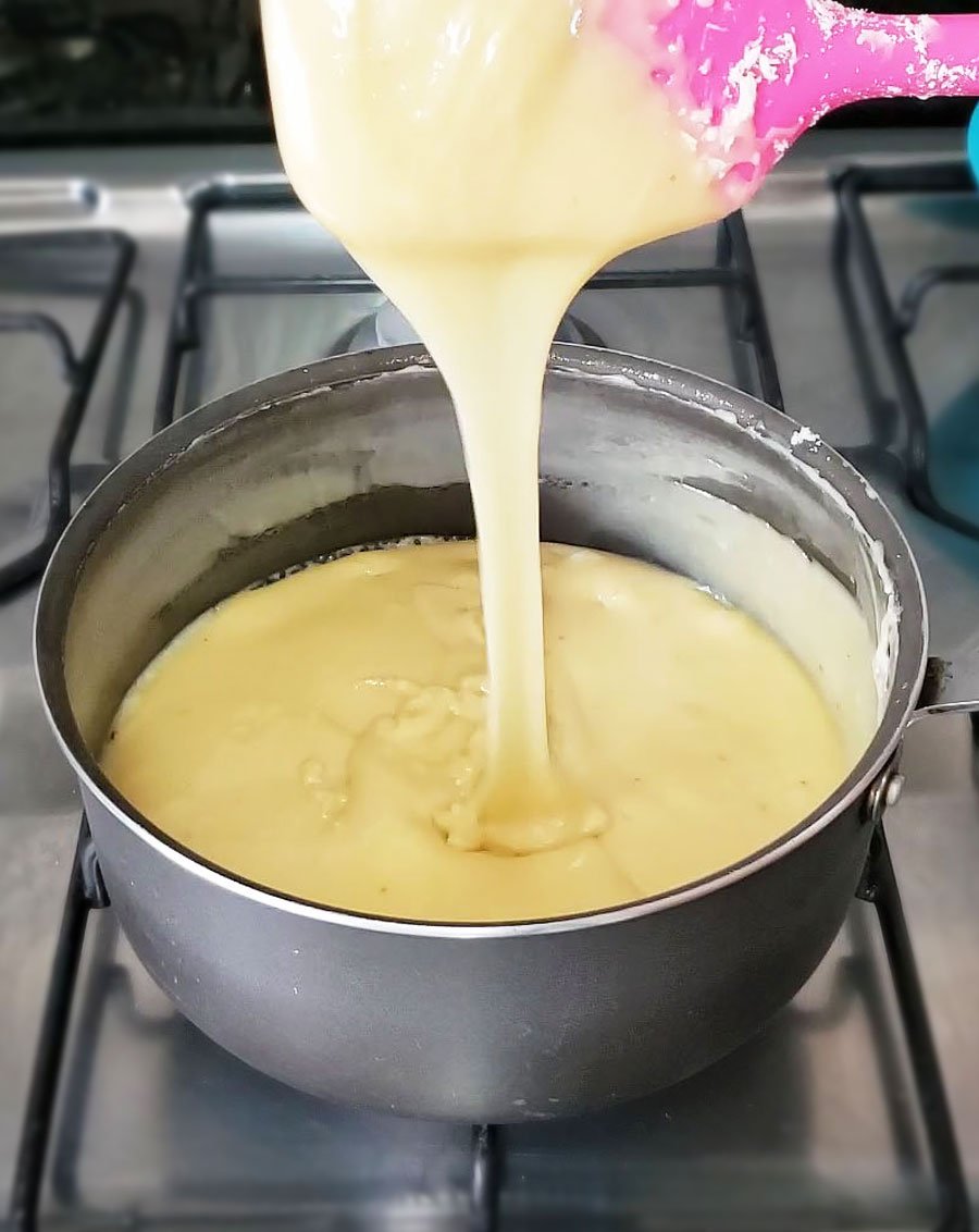 cobertura-de-brigadeiro-de-chocolate-branco-fracionado-deliciosa-finalizacao-para-seus-bolos-tamires-mota-1