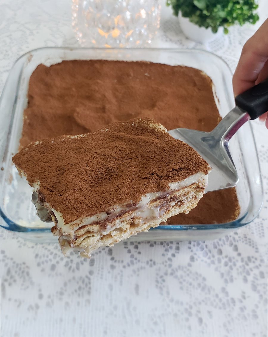 pave-simples-barato-e-facil-com-biscoito-maizena-tamires-mota-1