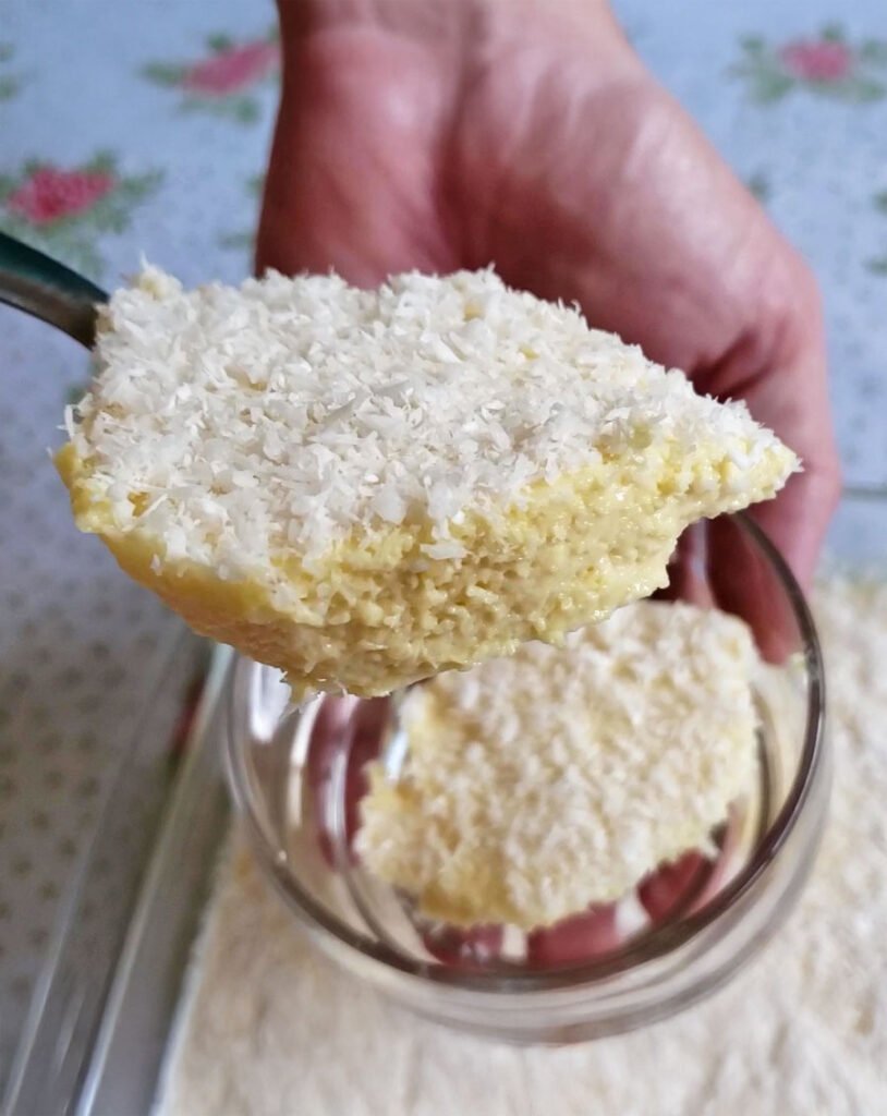 Sobremesa de Abacaxi com Coco