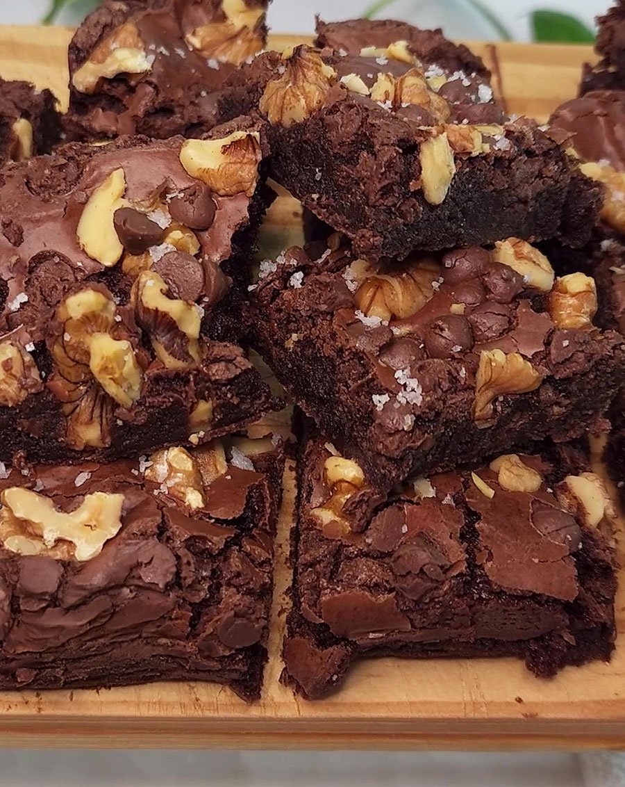 brownie-de-chocolate-com-nozes-e-flor-de-sal-tamires-mota-1