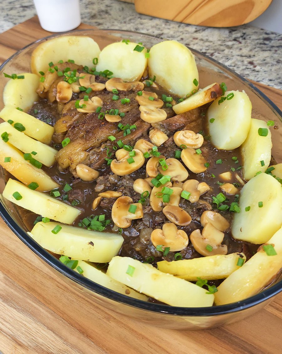 Fraldinha na Cerveja com Champignon e Batatas